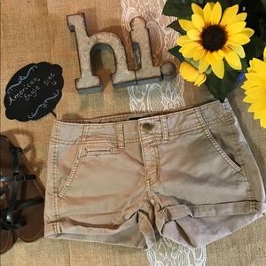 💕 American Eagle Khaki Shortie Shorts - EUC